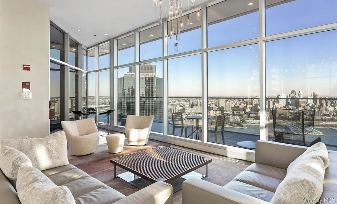 75 Wall Street, Unit 36R photo 32