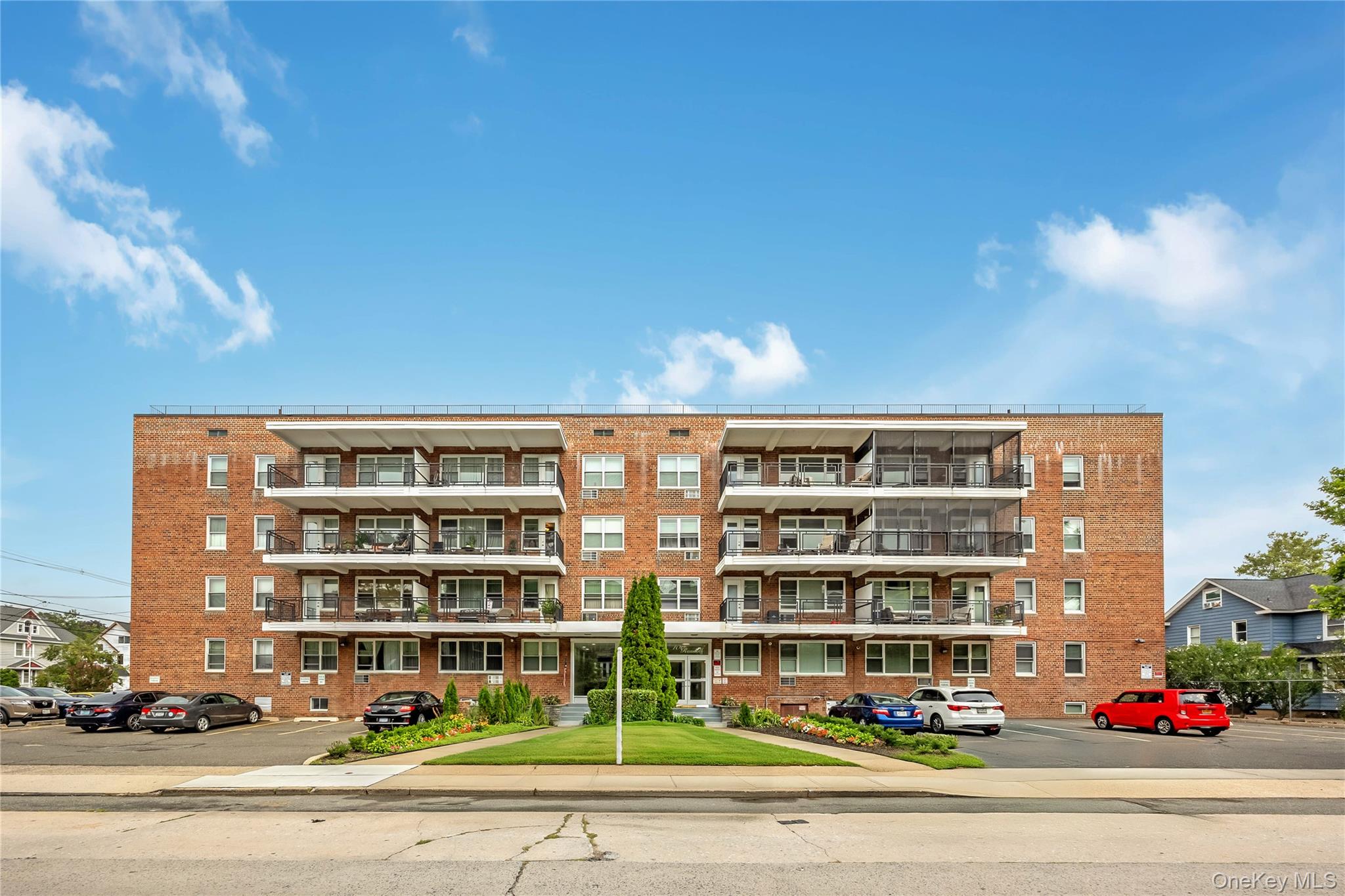 100 Randall Avenue, Unit 3D