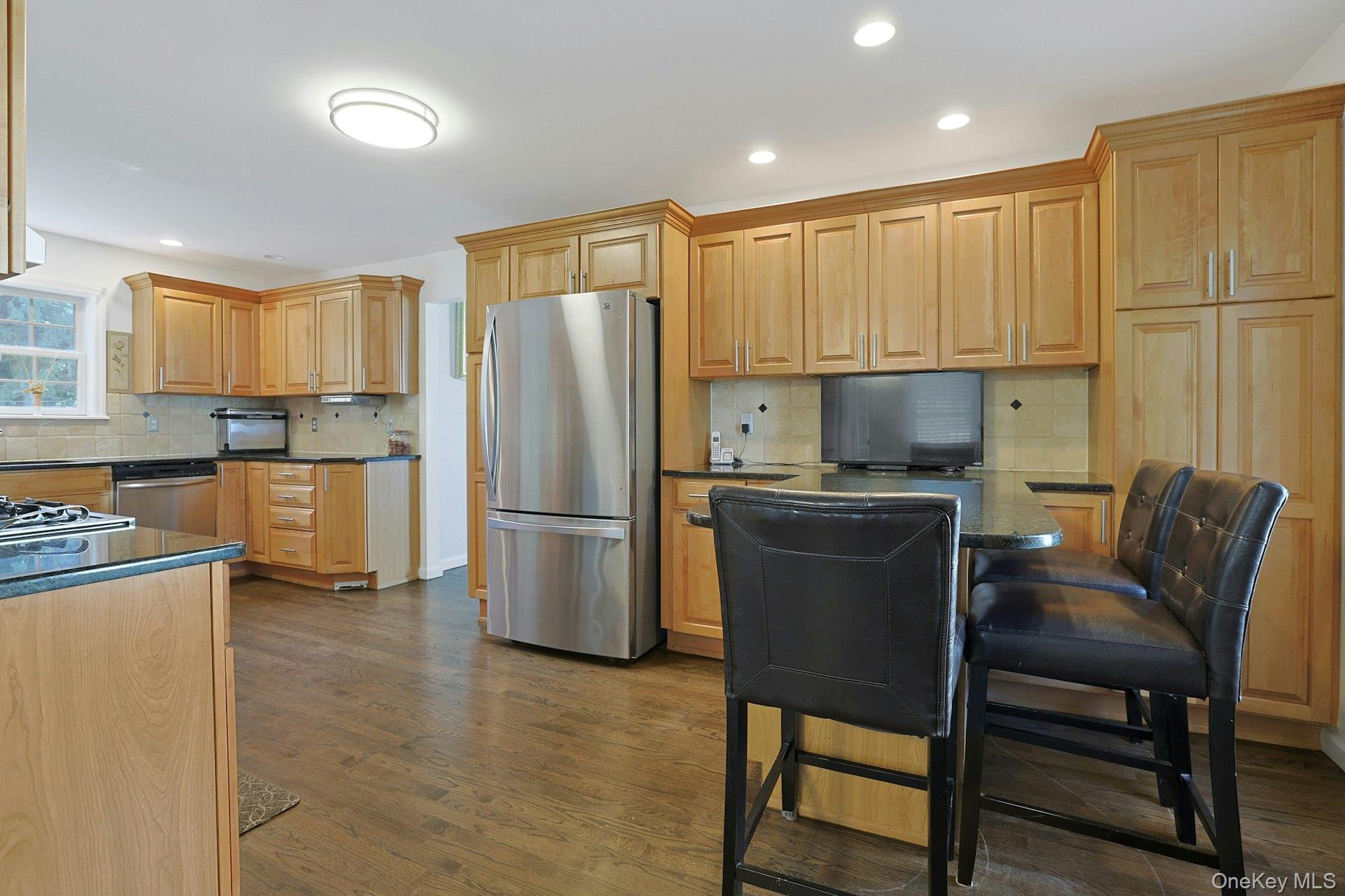 75 Franklin Avenue – For Sale photo 11