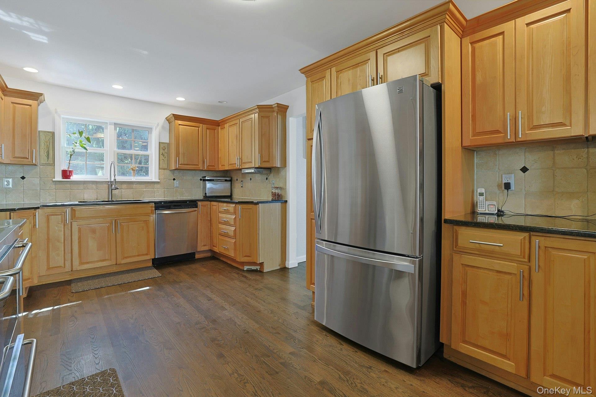 75 Franklin Avenue – For Sale photo 12