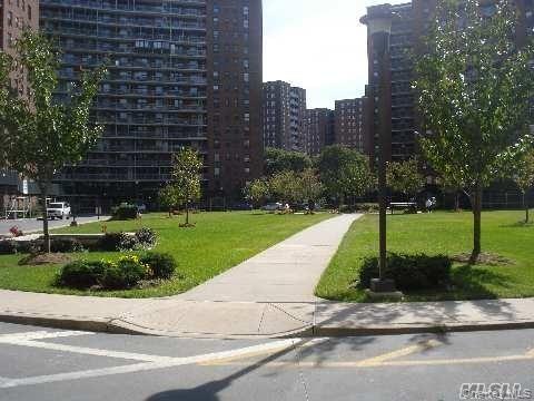 61-15 98th Street, Unit 5E photo 5
