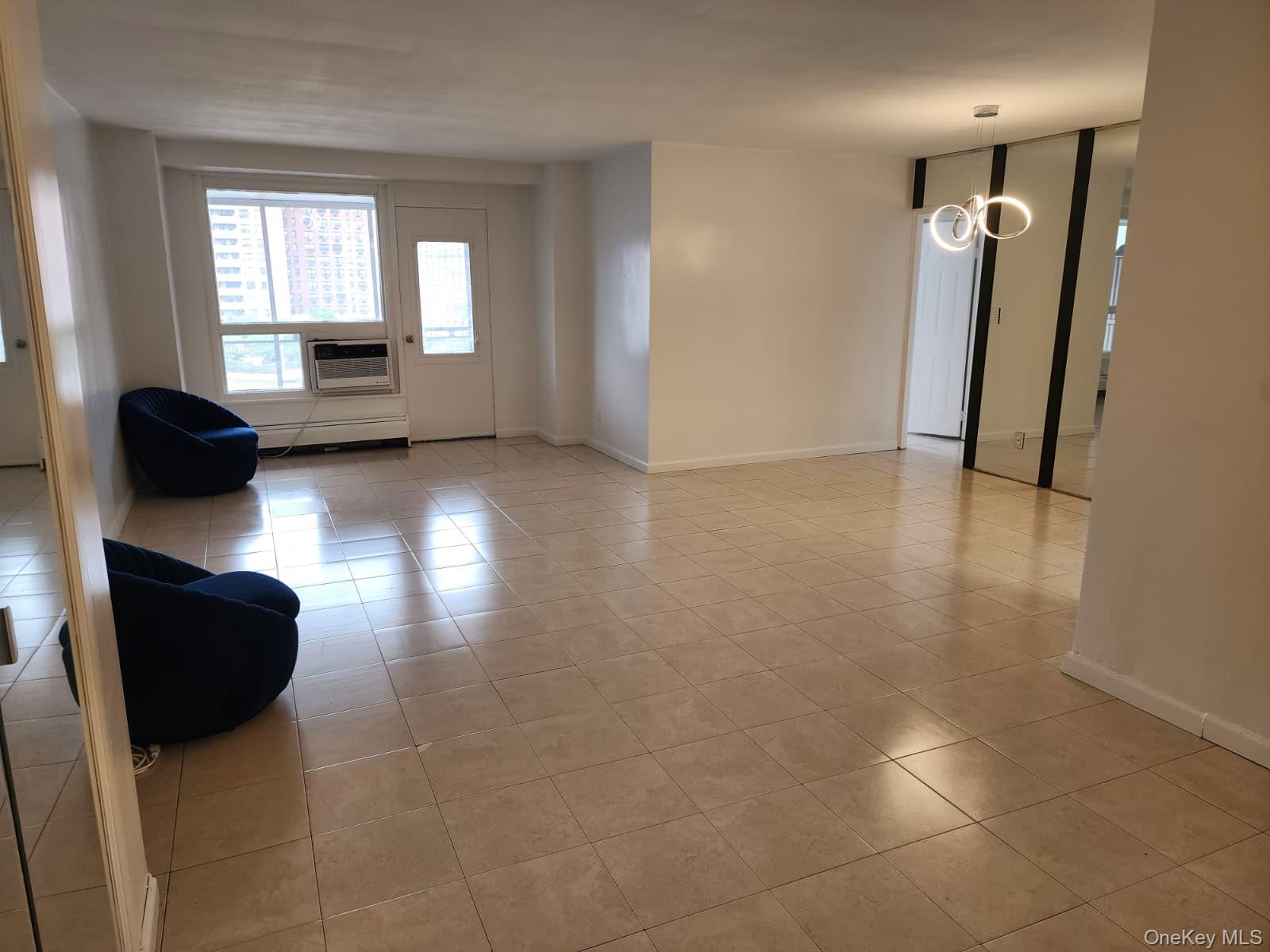 61-15 98th Street, Unit 5E photo 2