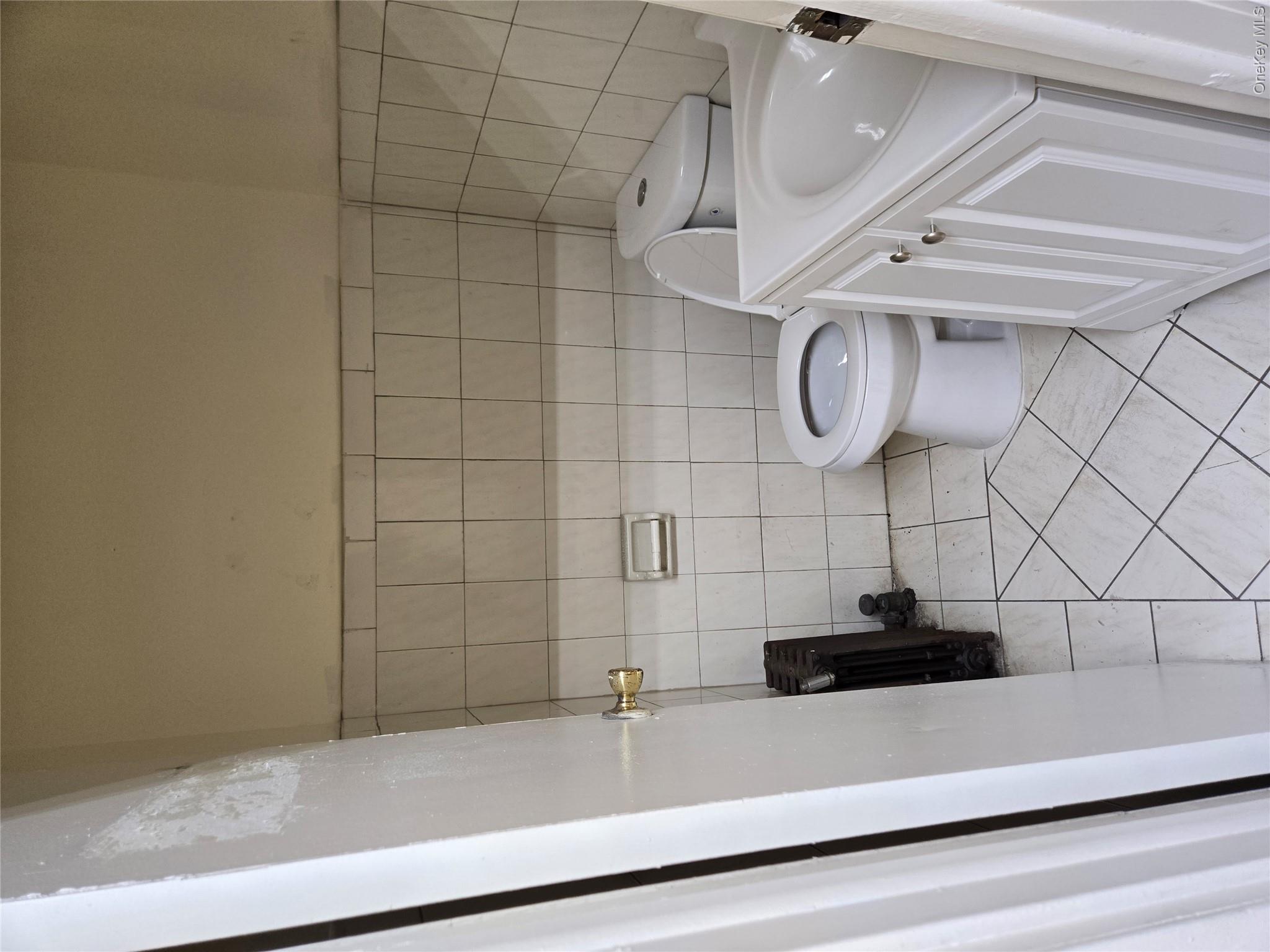 3958 Bronxwood Avenue – For Rent photo 9