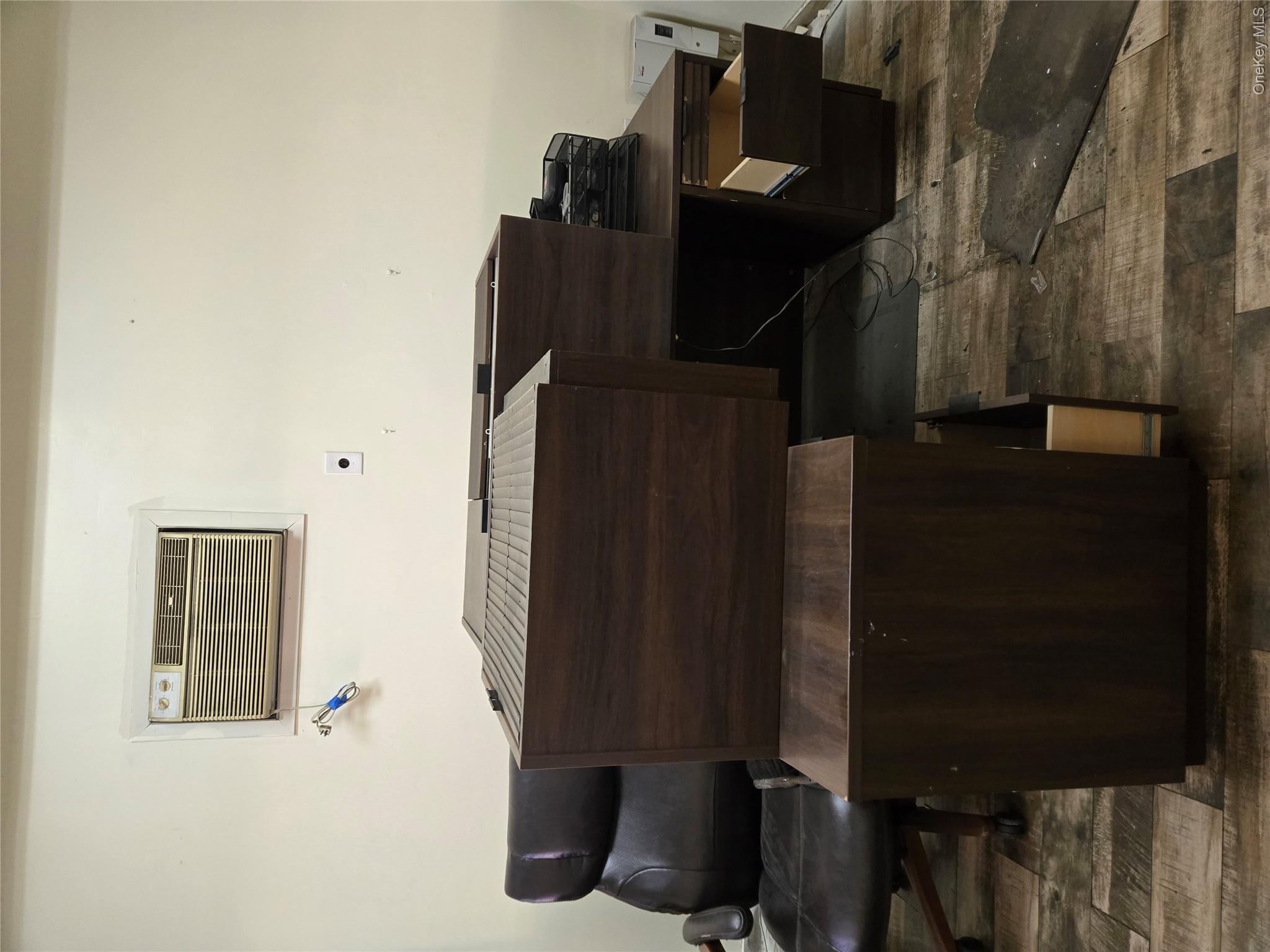 3958 Bronxwood Avenue – For Rent photo 3