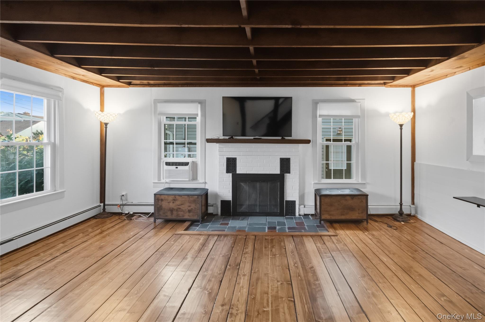 11 Bay Street – For Rent photo 4