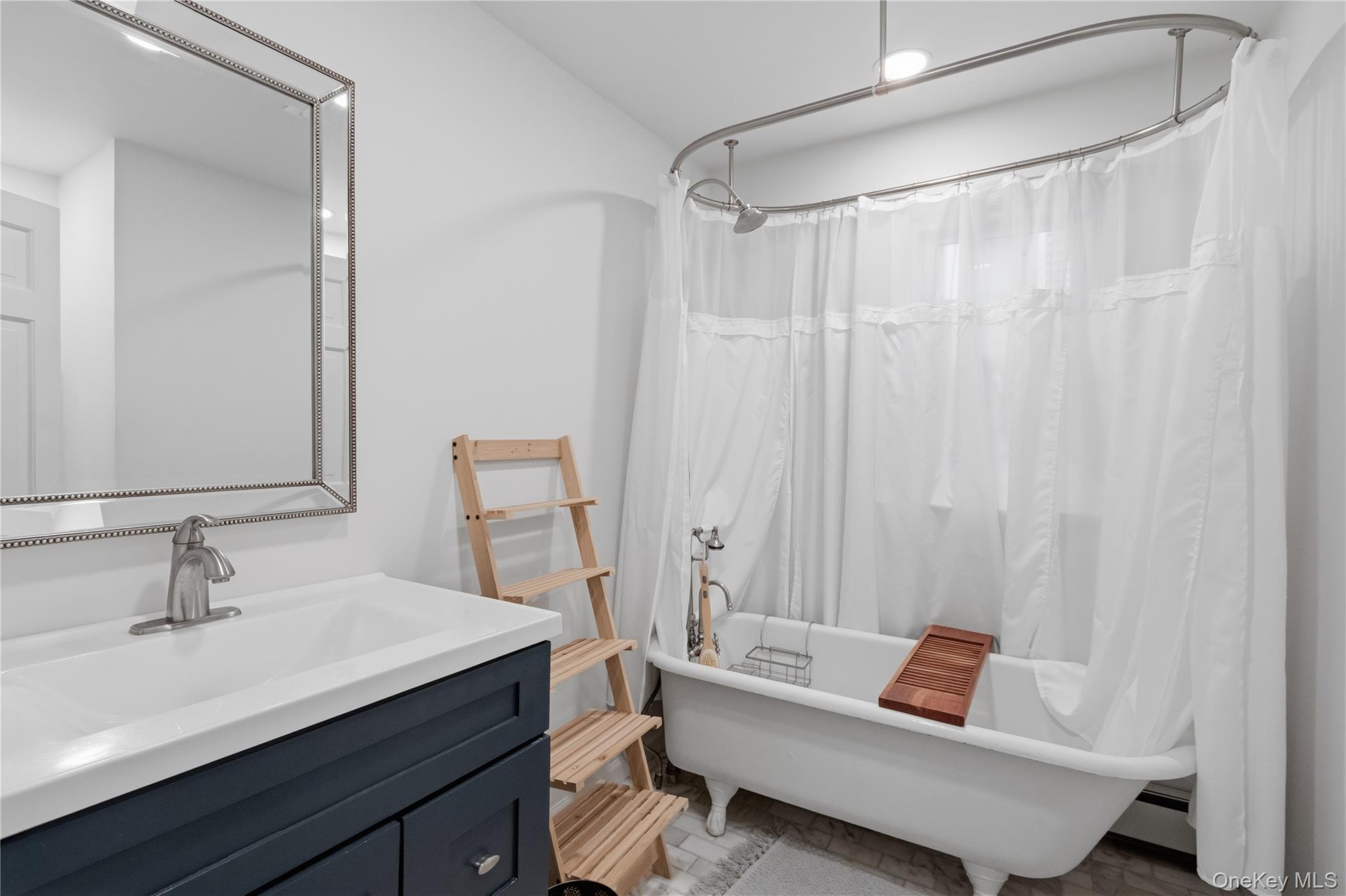 11 Bay Street – For Rent photo 10