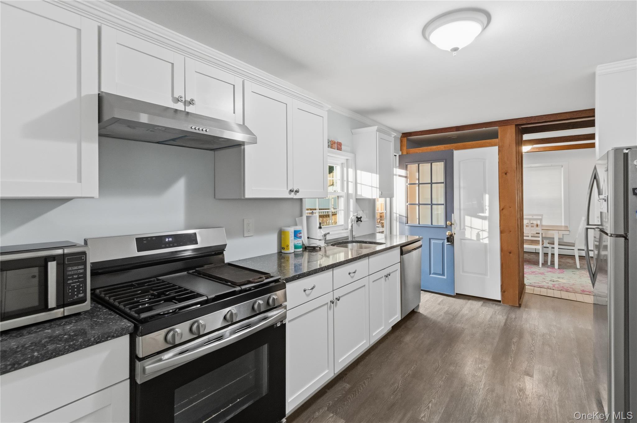 11 Bay Street – For Rent photo 8