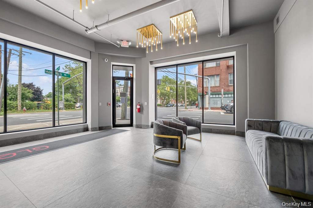 705 Middle Neck Rd., Unit 304