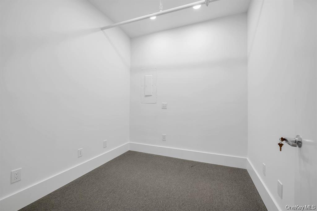705 Middle Neck Rd., Unit 304 photo 15