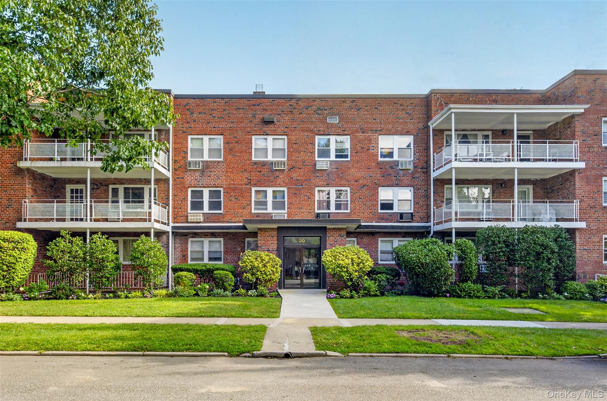 20 Hill Park Avenue, Unit 1F photo 2