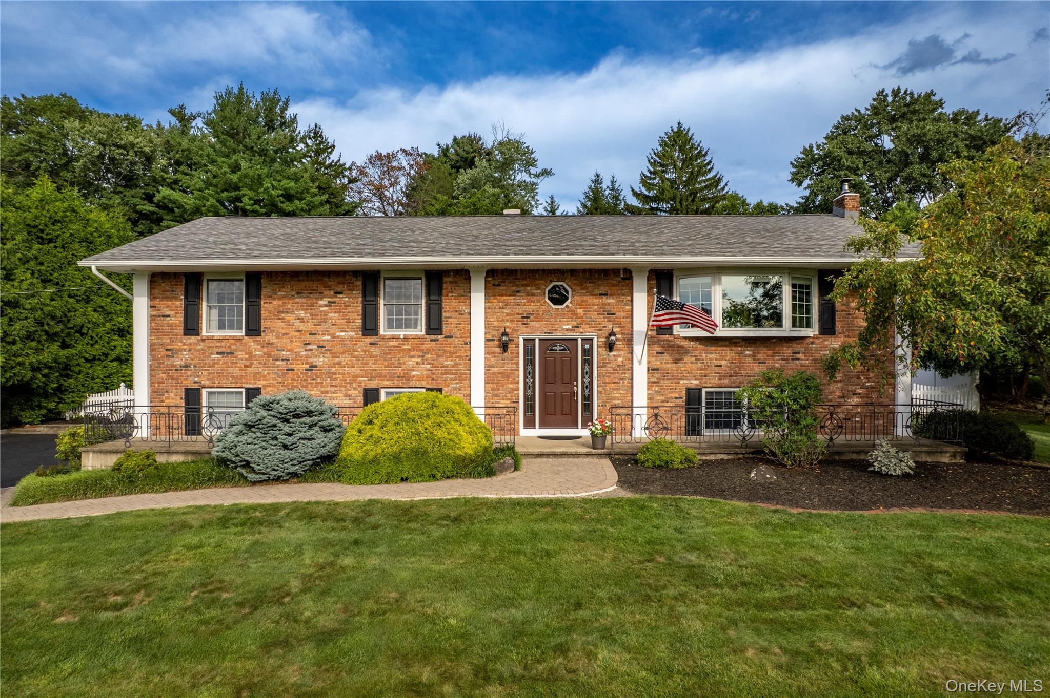 619 Russet Road – For Sale photo 2