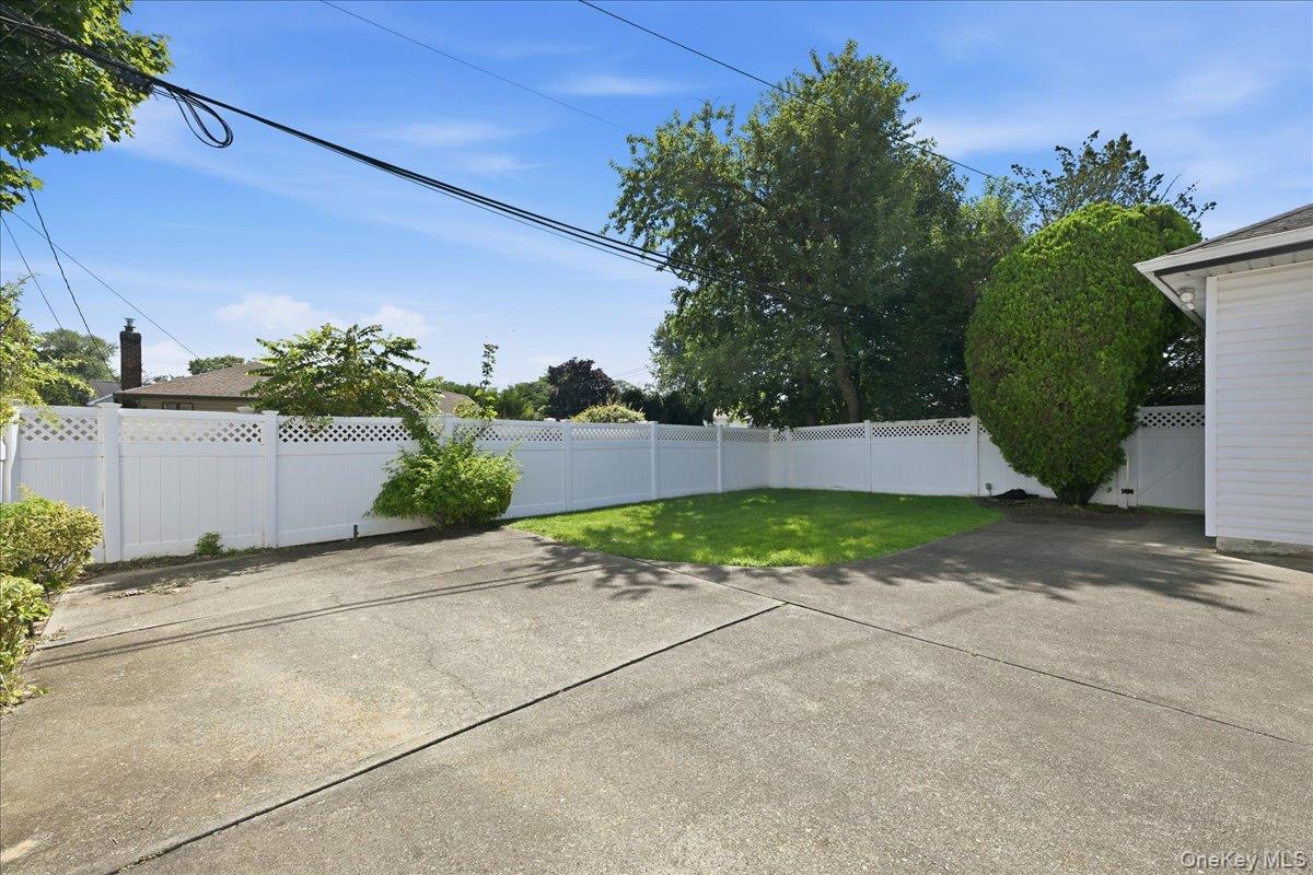 3695 Waverly Avenue – For Sale photo 32