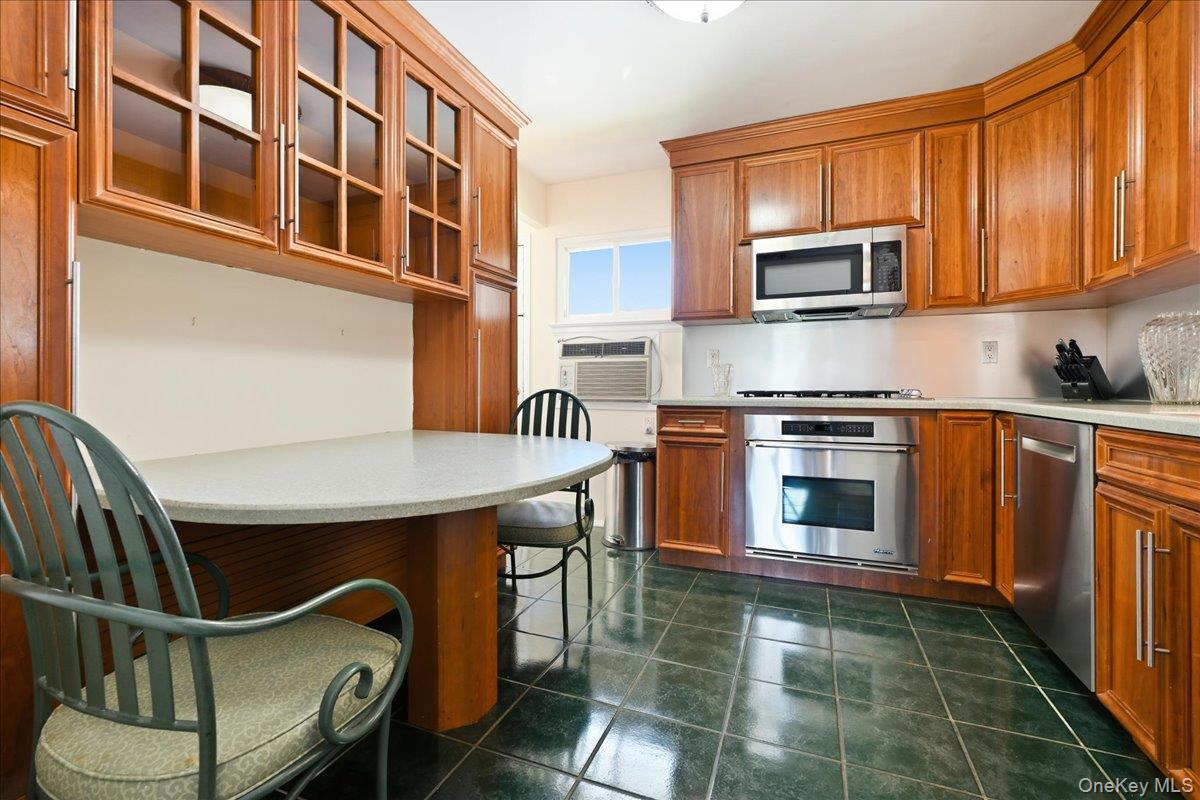 3695 Waverly Avenue – For Sale photo 11