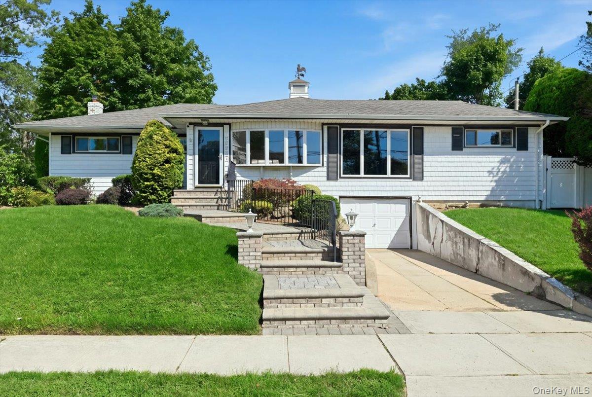 3695 Waverly Avenue – For Sale