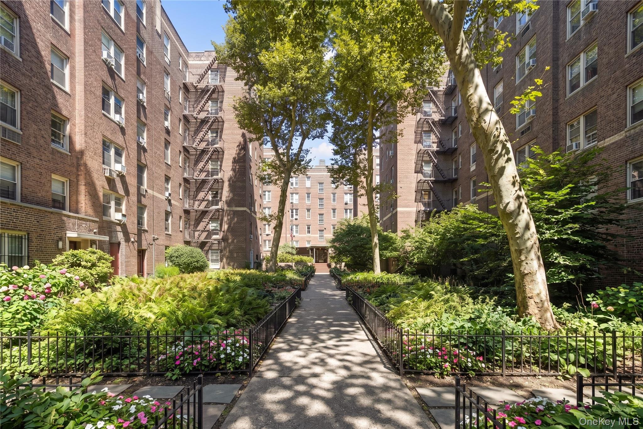 43-10 48th Avenue, Unit 5R photo 6