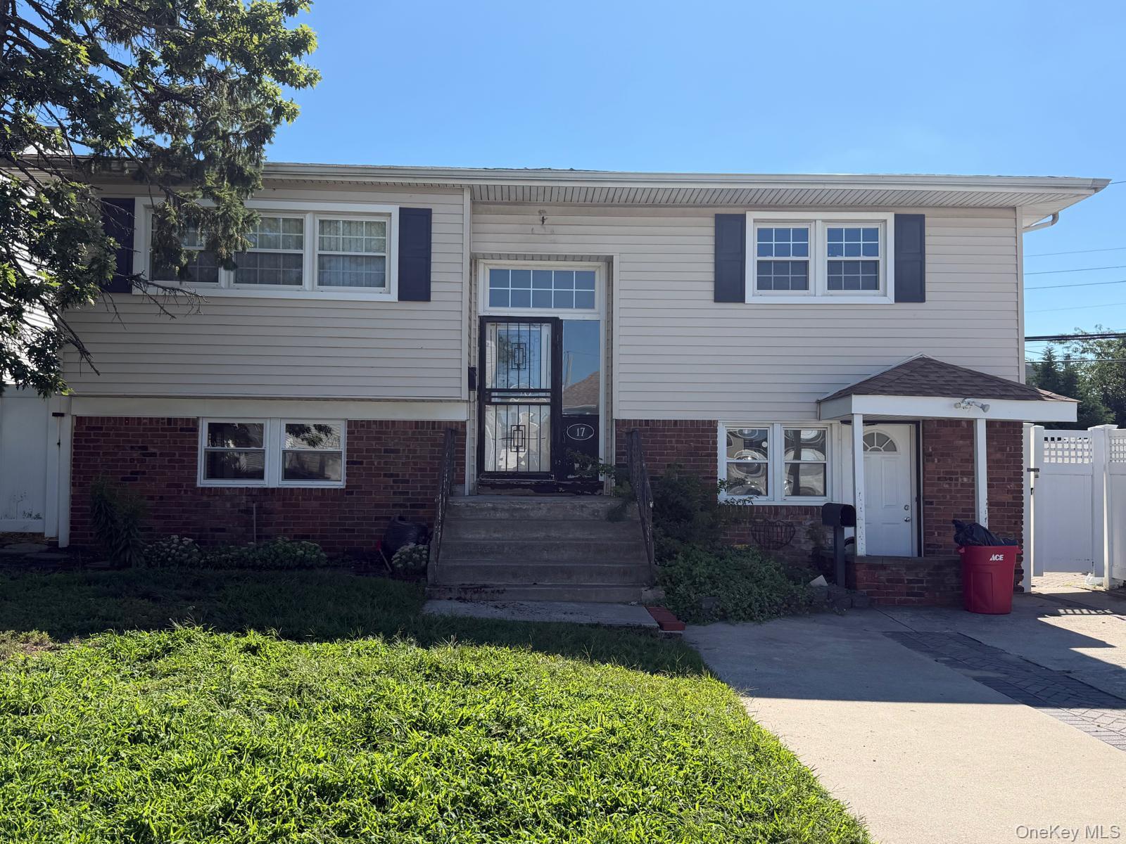 17 Marina Road – For Rent