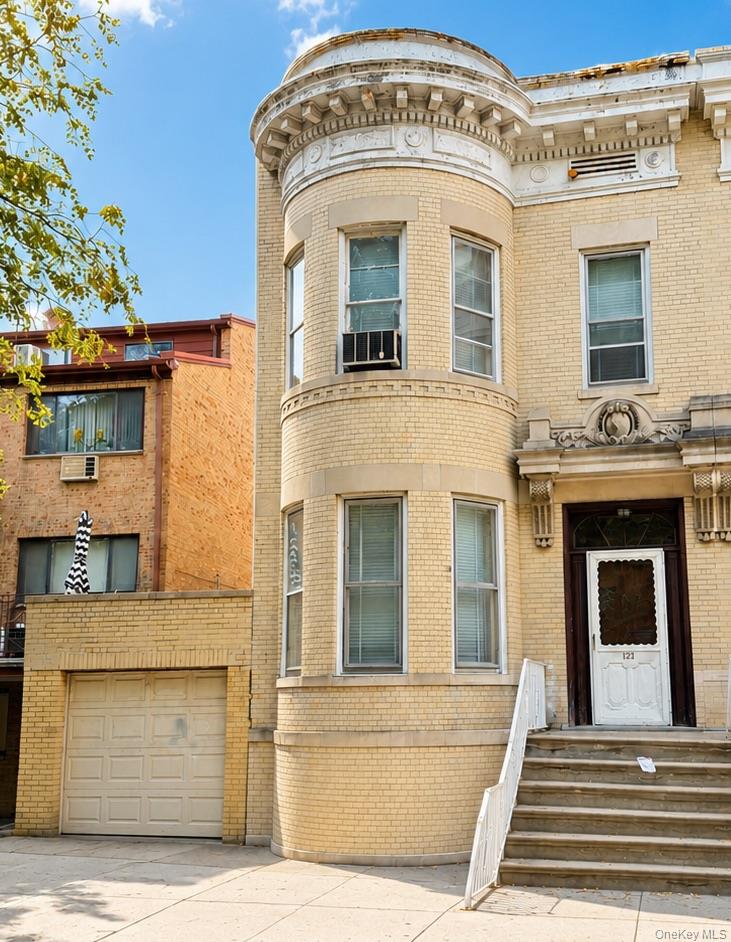 121 Bay 20th Street – For Sale