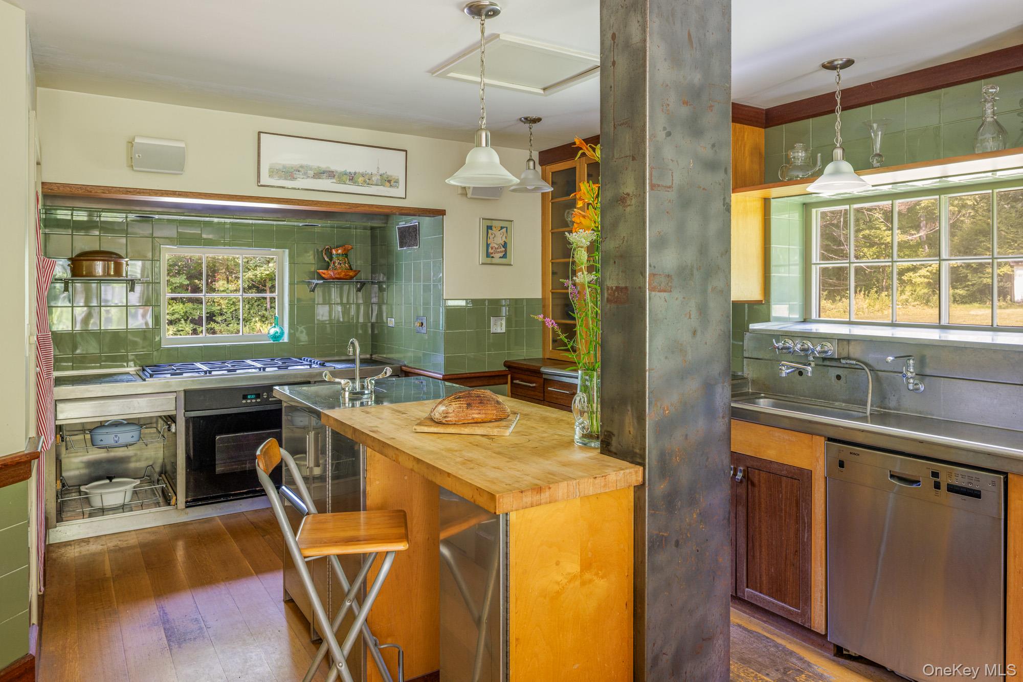 11 Cemetery Road – For Sale photo 4
