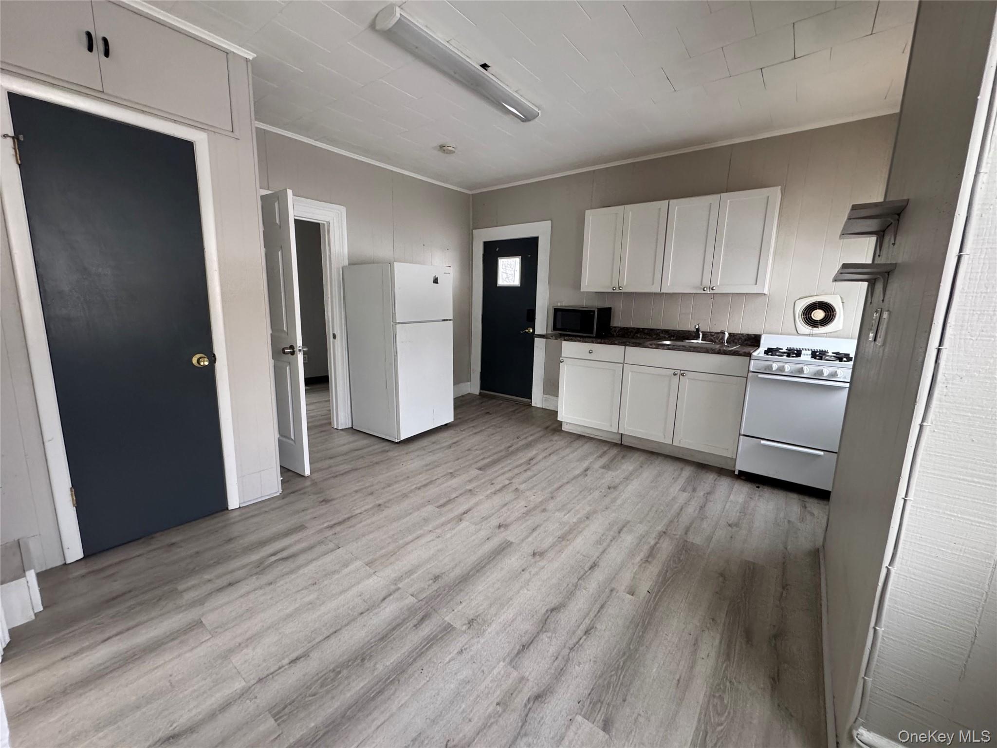 34 Hoffman Street – For Sale photo 3