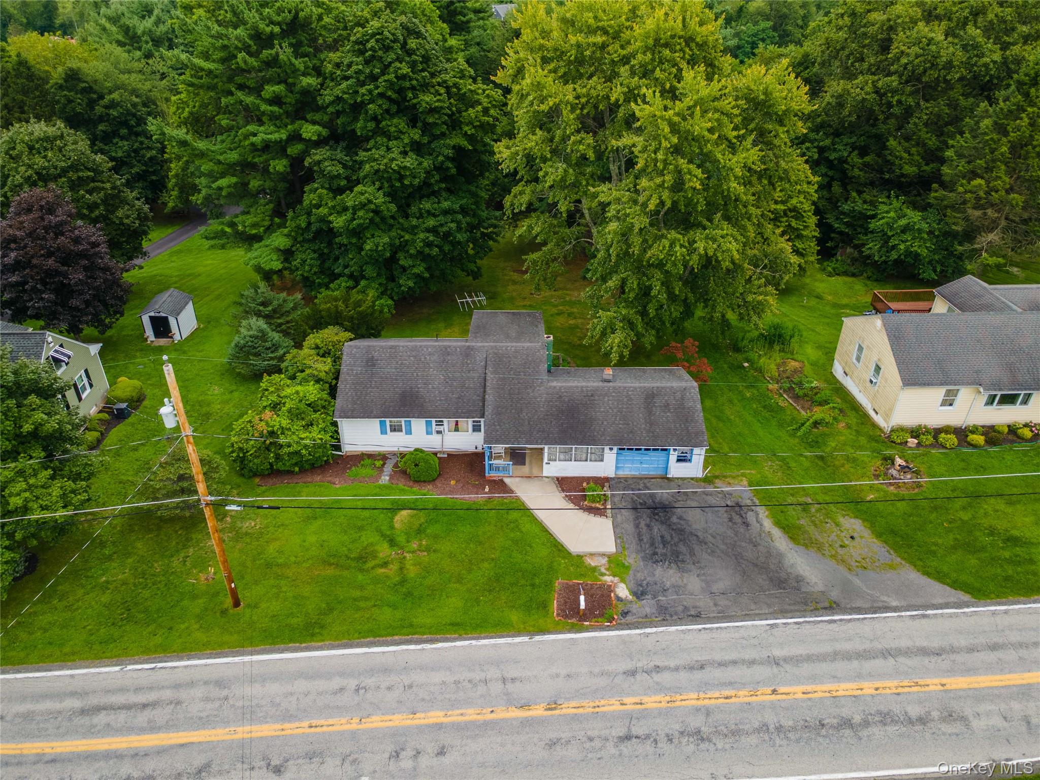 566 Lakeside Road – For Sale photo 6