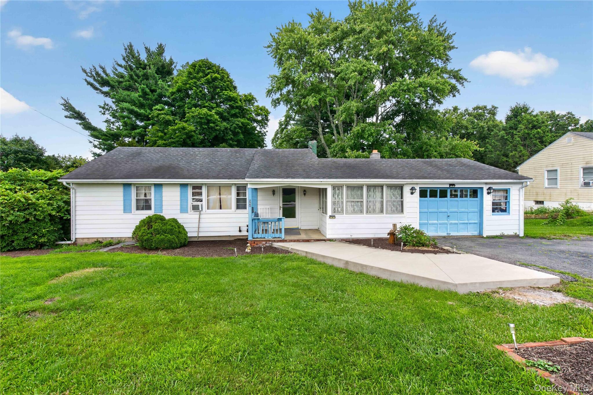 566 Lakeside Road – For Sale