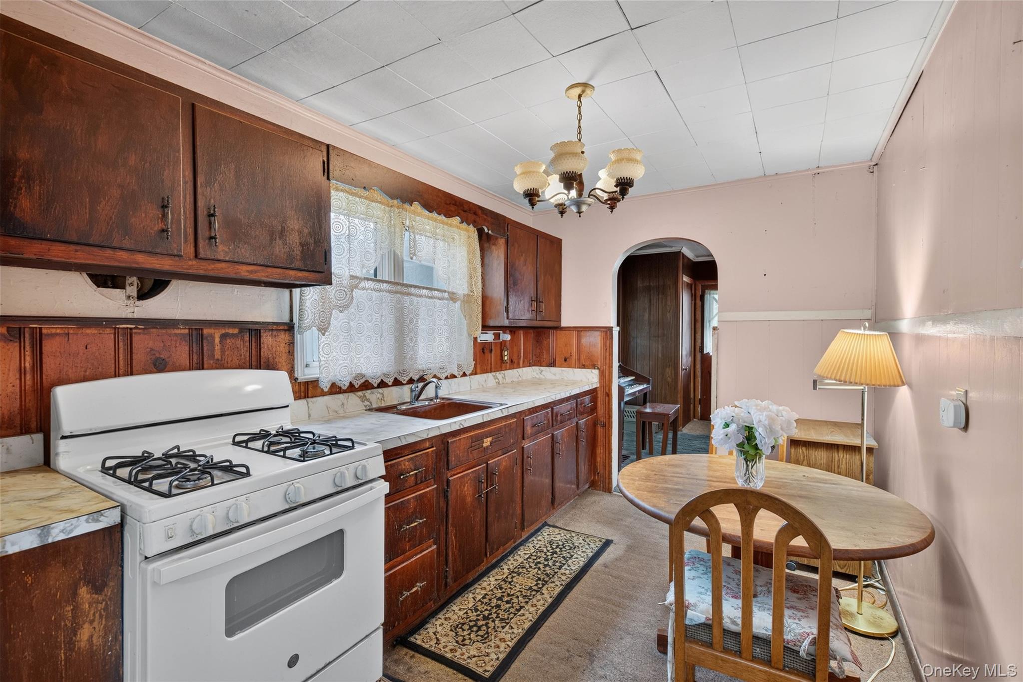 566 Lakeside Road – For Sale photo 23