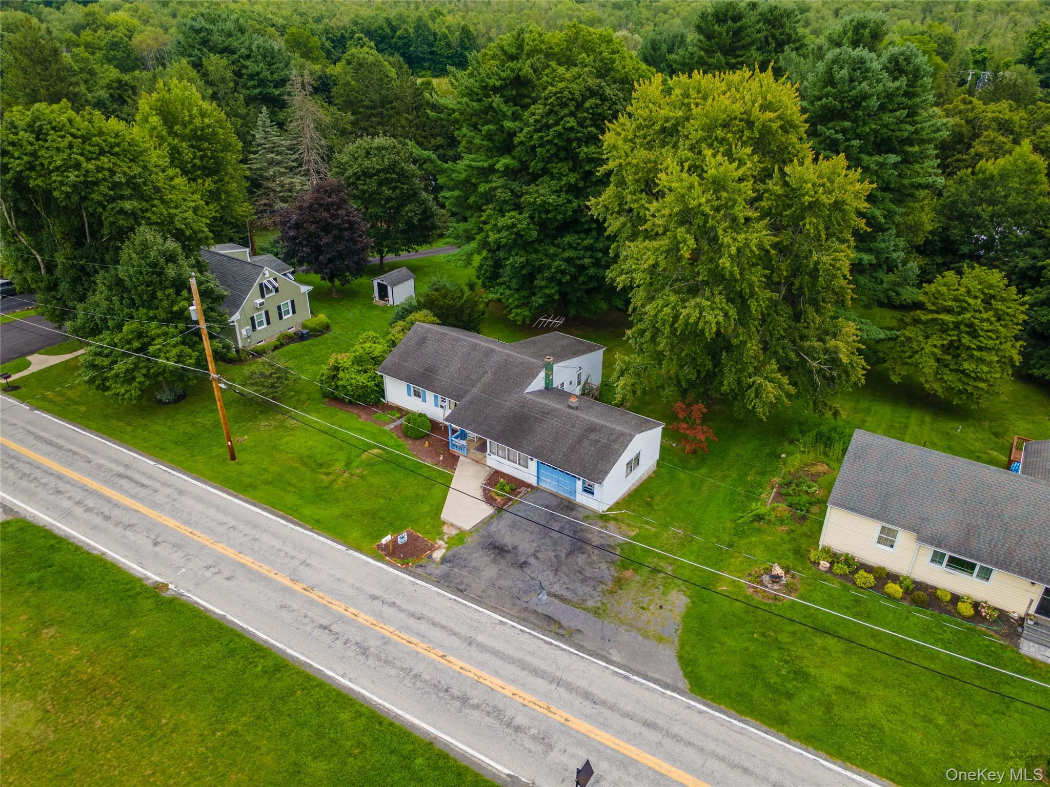 566 Lakeside Road – For Sale photo 5