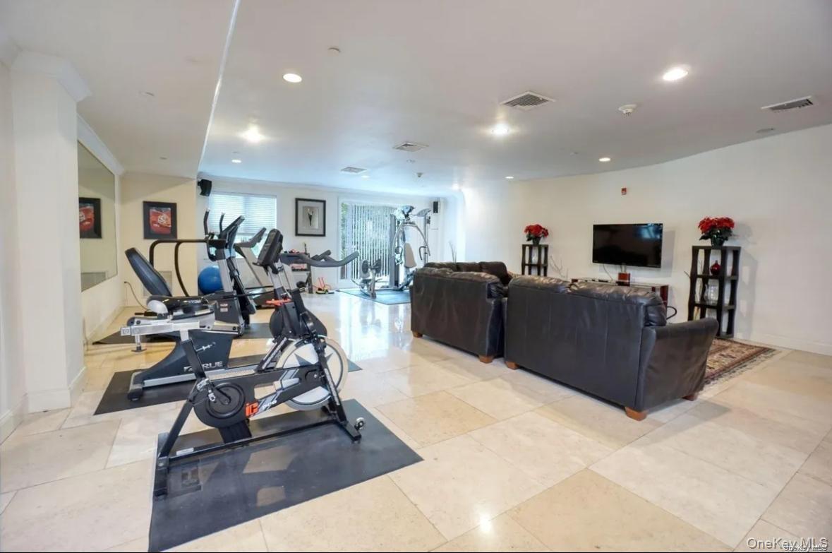 171 Great Neck Rd – For Rent photo 8