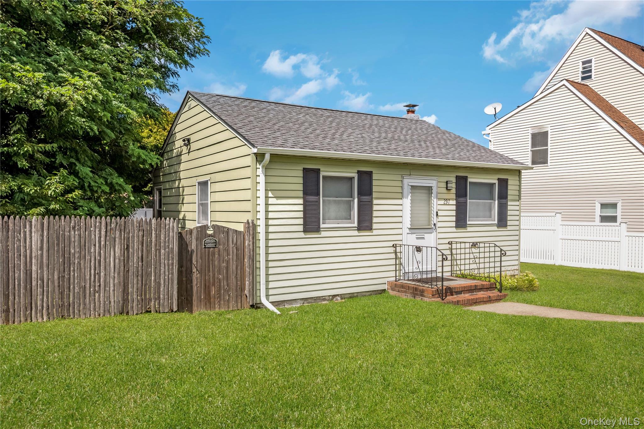 297 16th Street – For Sale photo 3