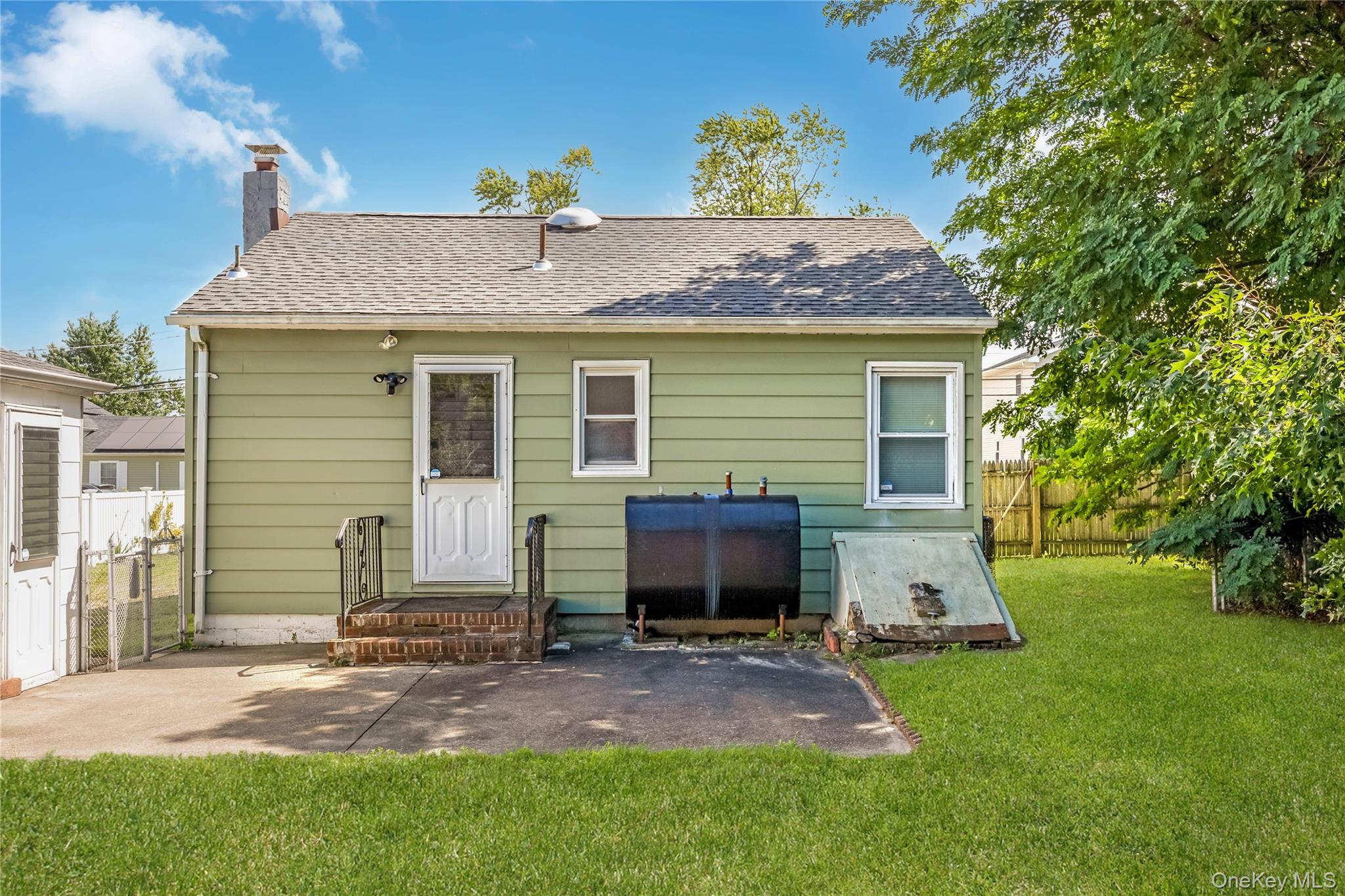 297 16th Street – For Sale photo 16