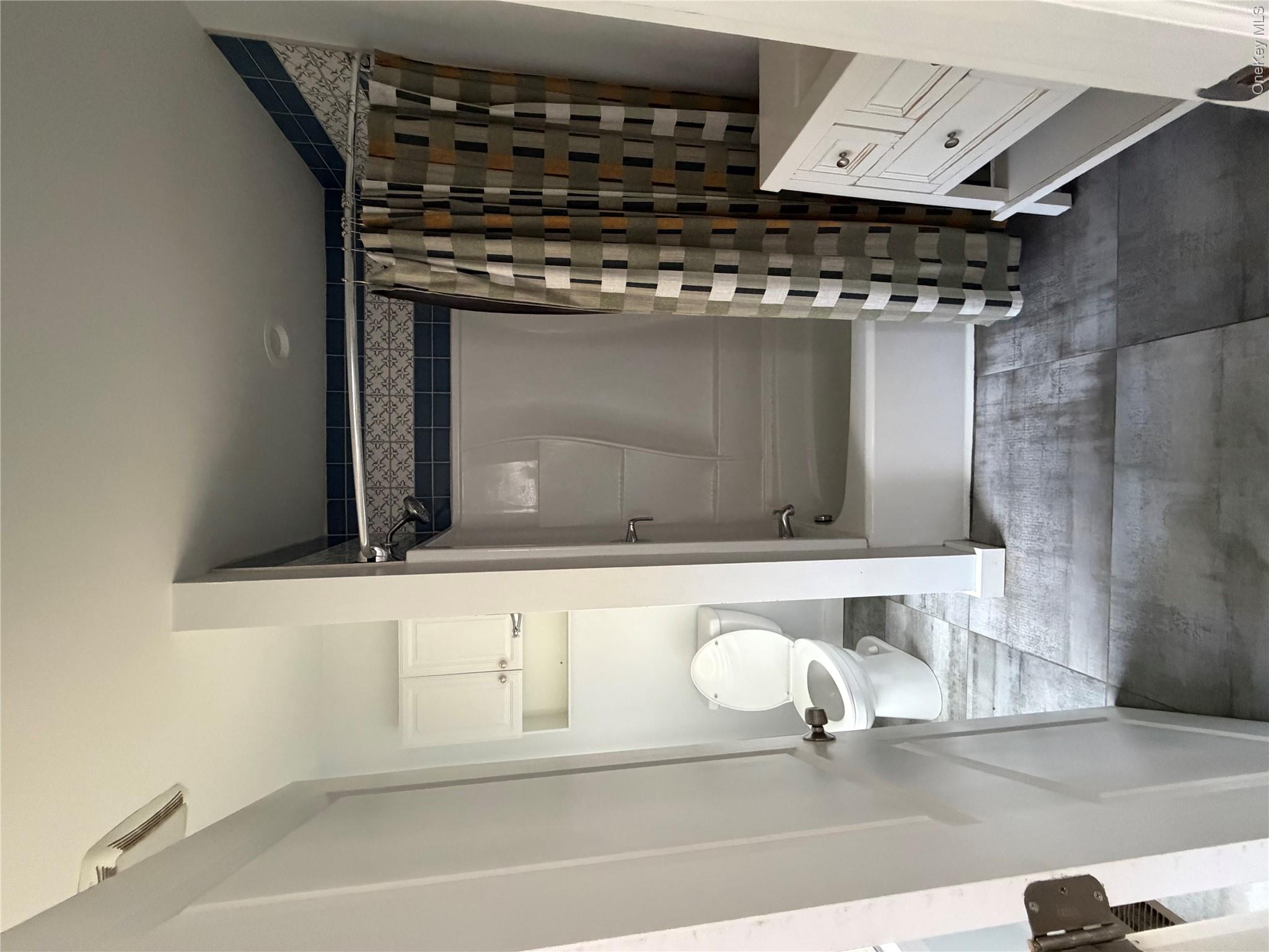 91 River Avenue – For Rent photo 13