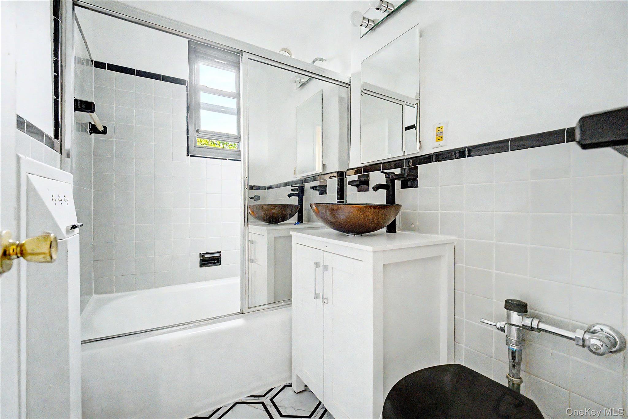 7508 Bell Boulevard, Unit 3L photo 20
