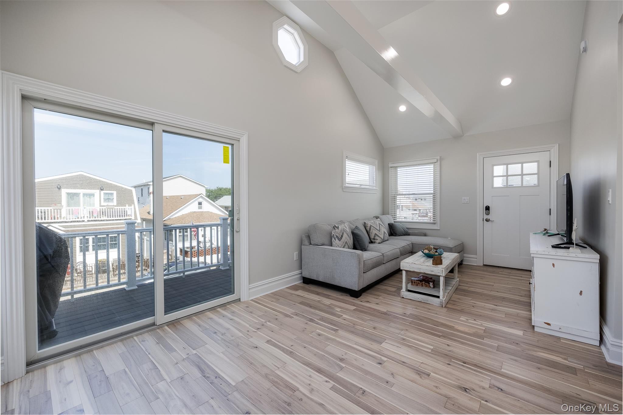 24 Pennsylvania Avenue, Unit 2 photo 2