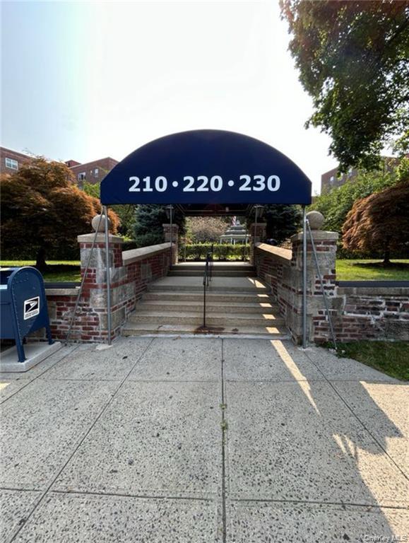 210 Pelham Road, Unit 1L photo 22