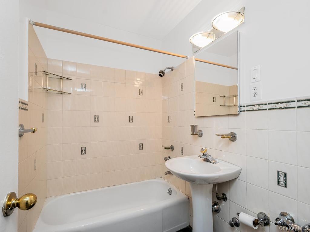 3901 Independence Avenue, Unit 6H photo 6