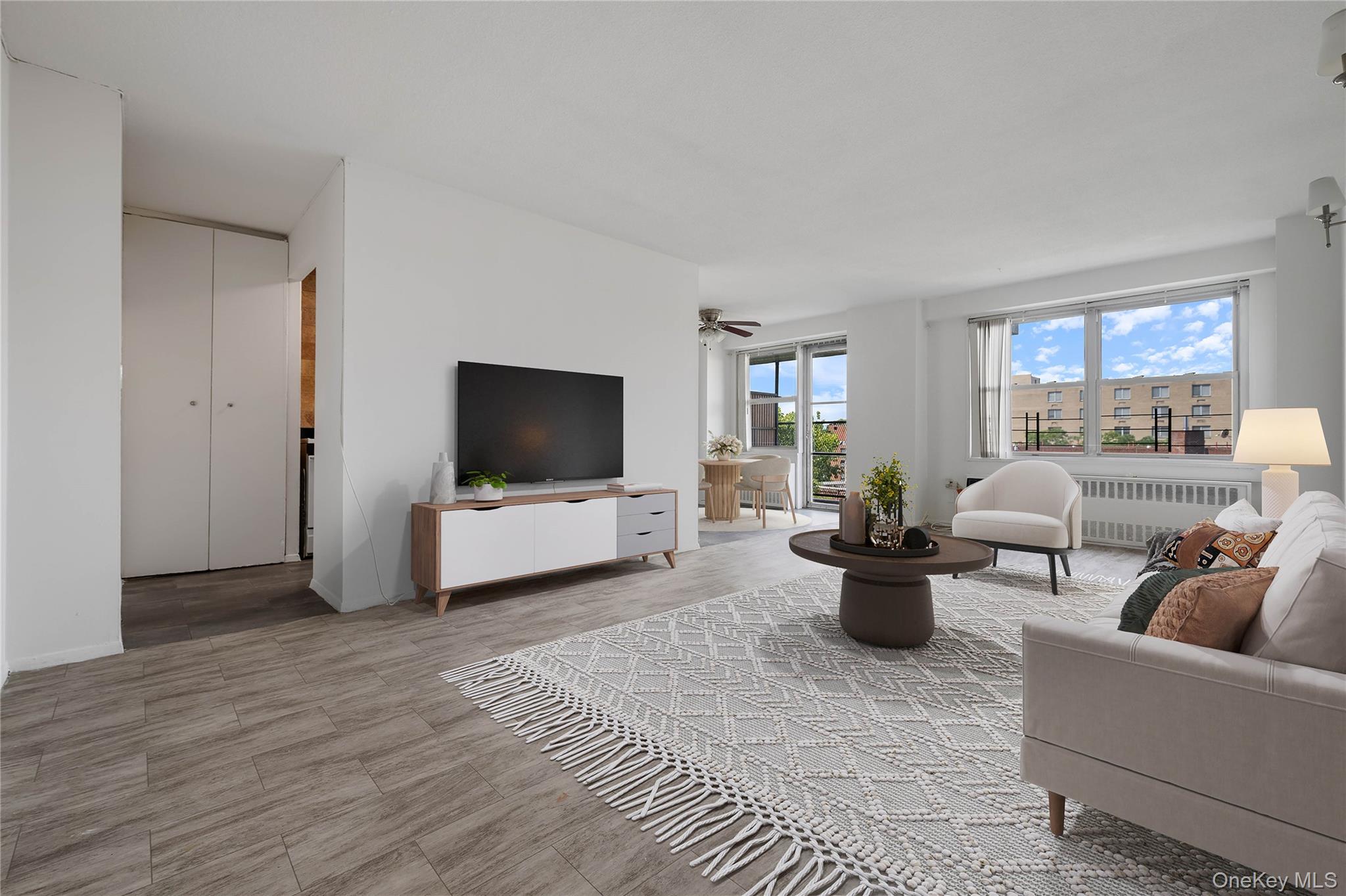 2550 Olinville Avenue, Unit 7E
