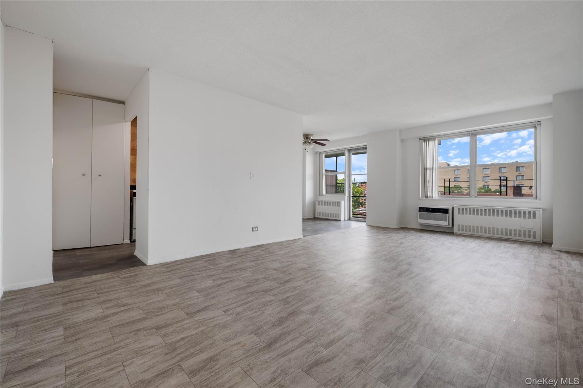 2550 Olinville Avenue, Unit 7E photo 5
