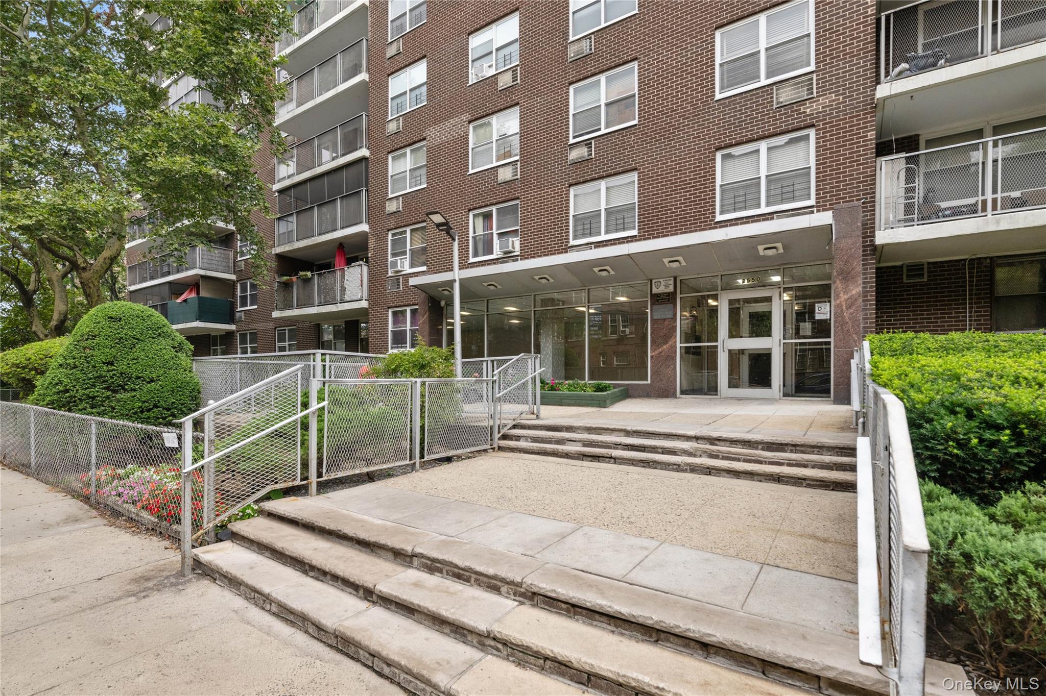 2550 Olinville Avenue, Unit 7E photo 9