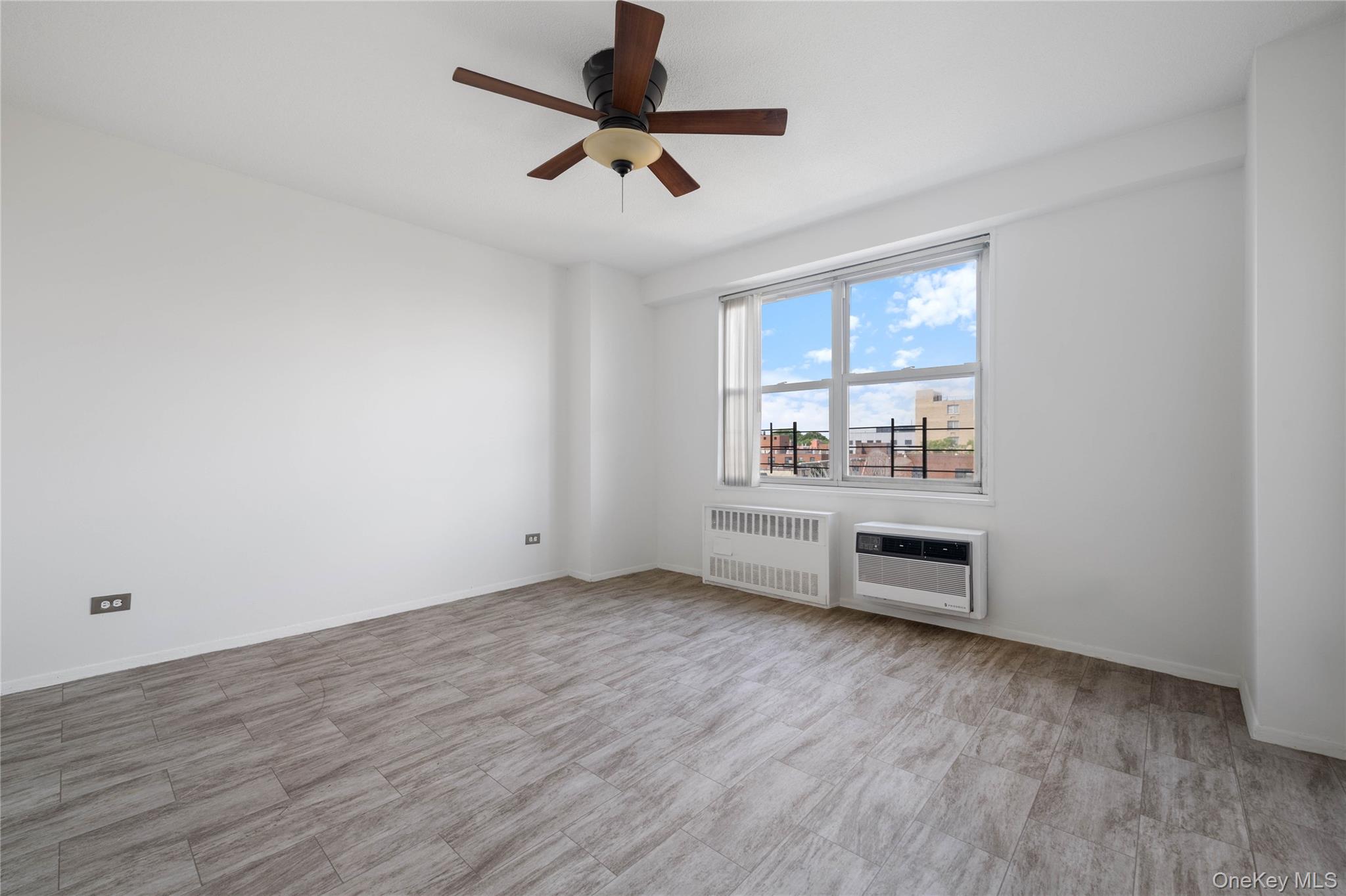 2550 Olinville Avenue, Unit 7E photo 6