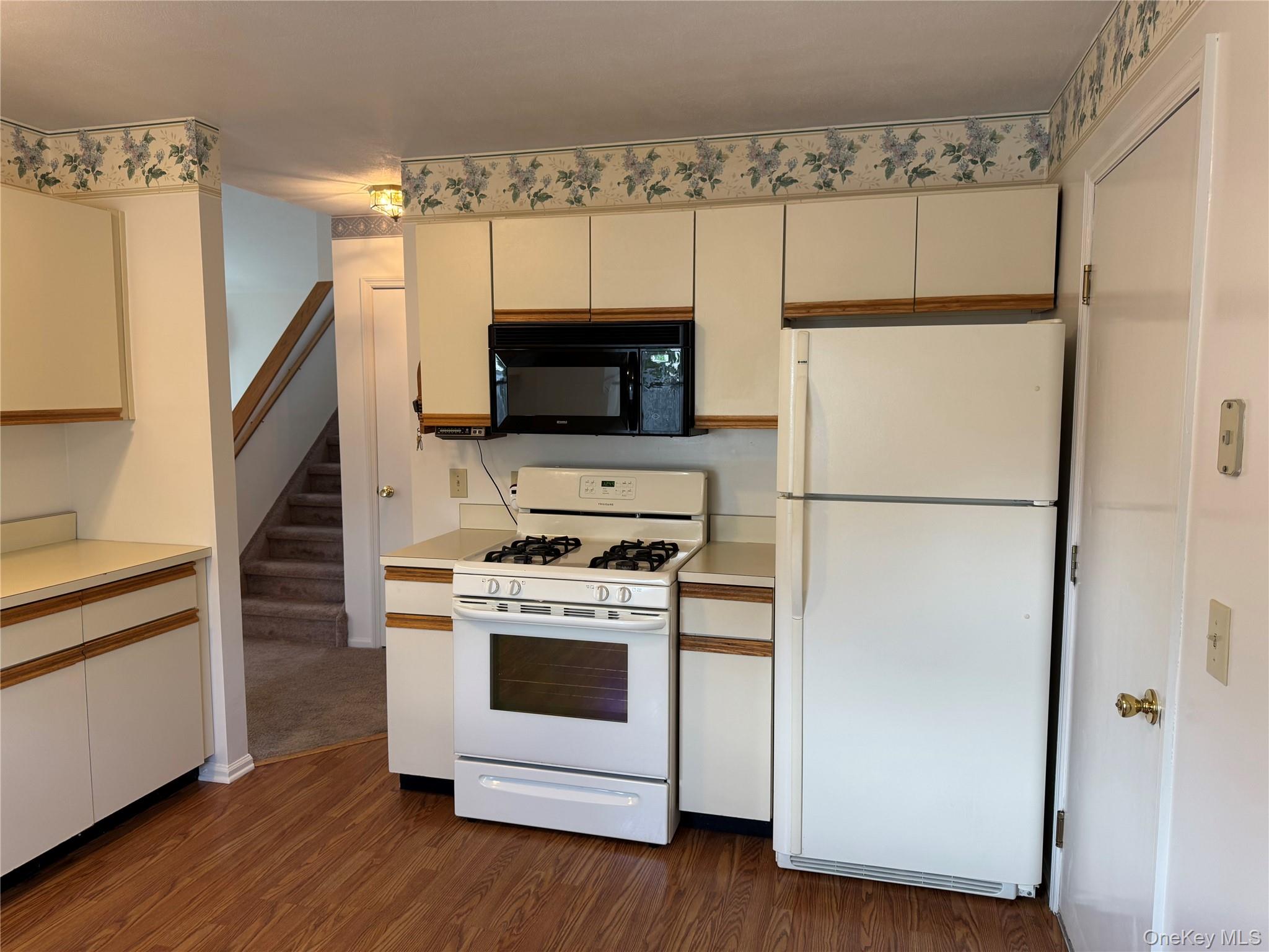 24 Olde Wagon Road – For Rent photo 16