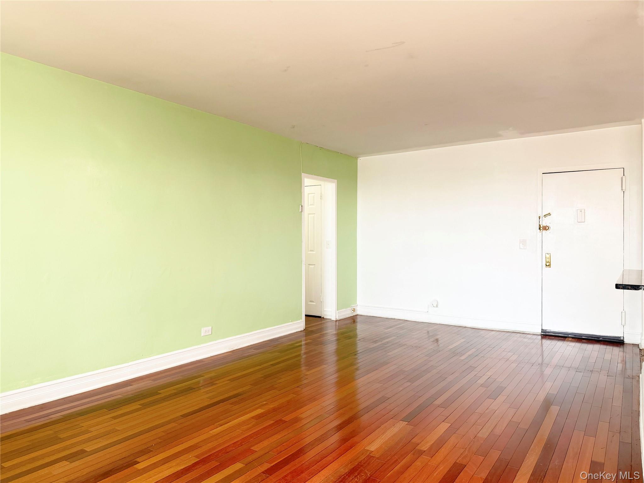 880 Boynton Avenue, Unit 9L photo 13