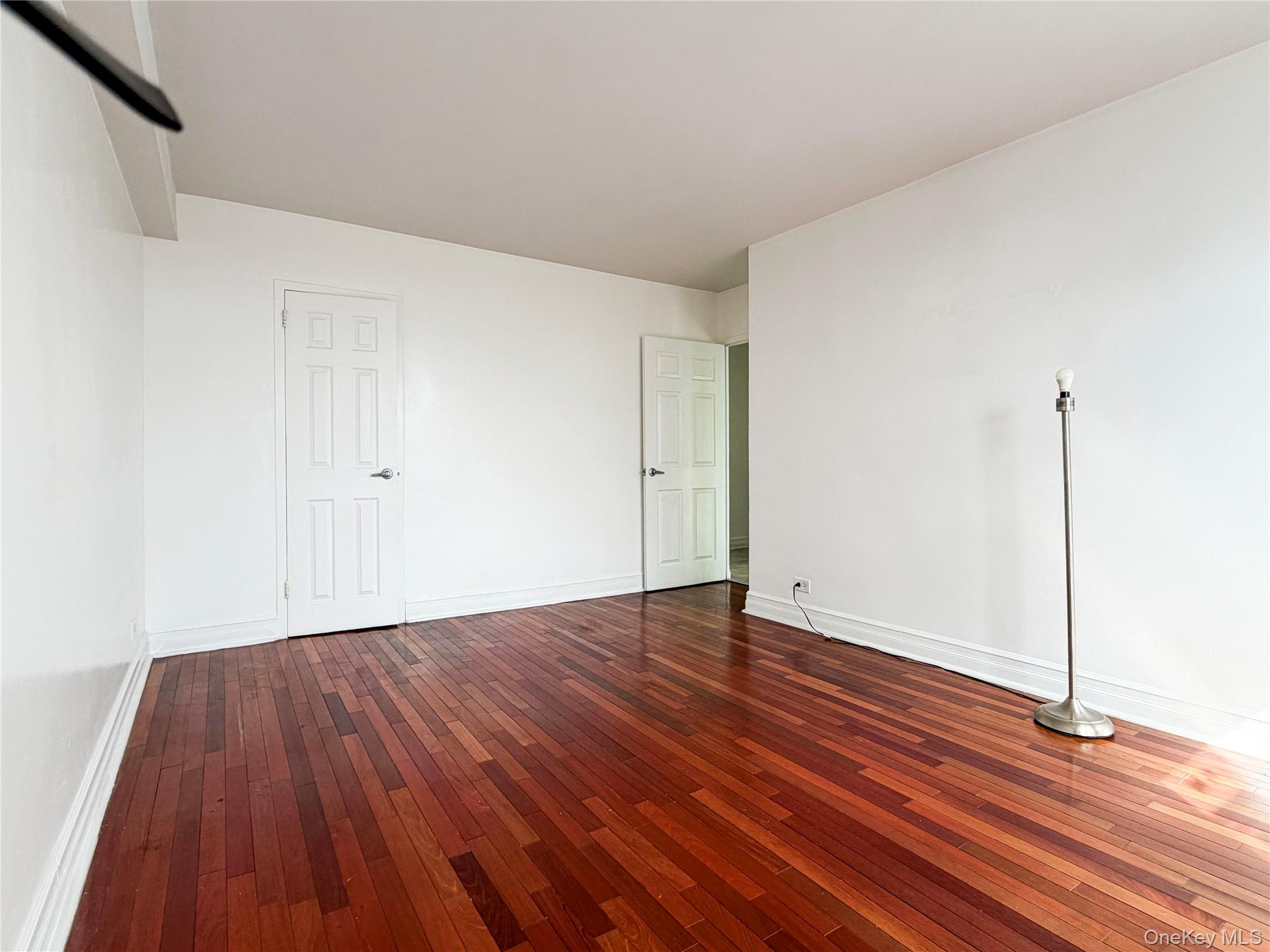 880 Boynton Avenue, Unit 9L photo 16