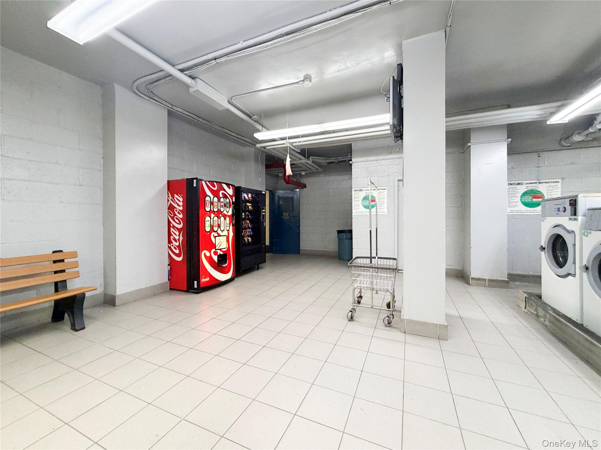 880 Boynton Avenue, Unit 9L photo 21