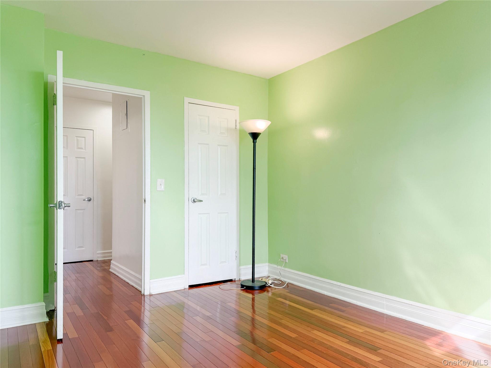 880 Boynton Avenue, Unit 9L photo 11