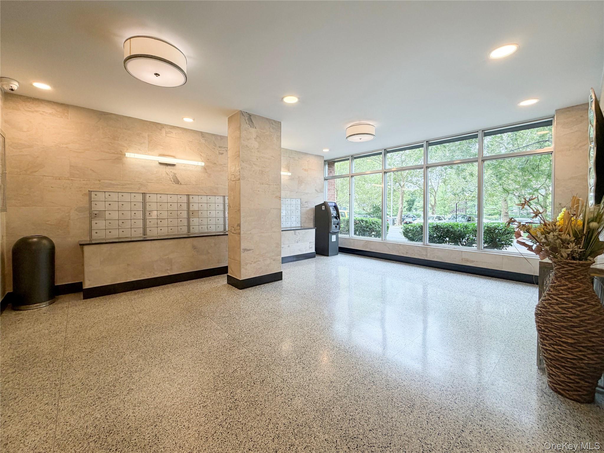 880 Boynton Avenue, Unit 9L photo 3