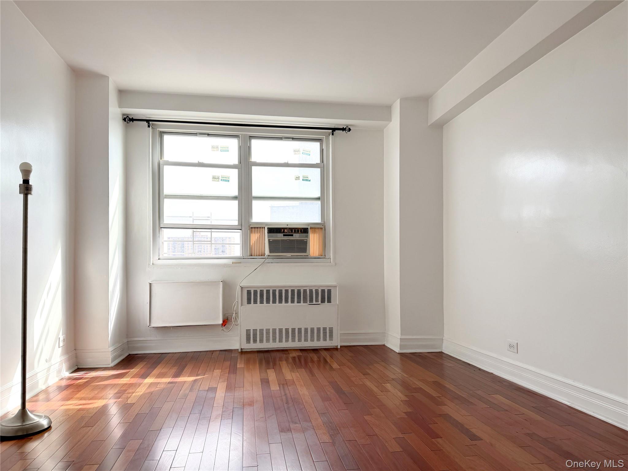 880 Boynton Avenue, Unit 9L photo 14