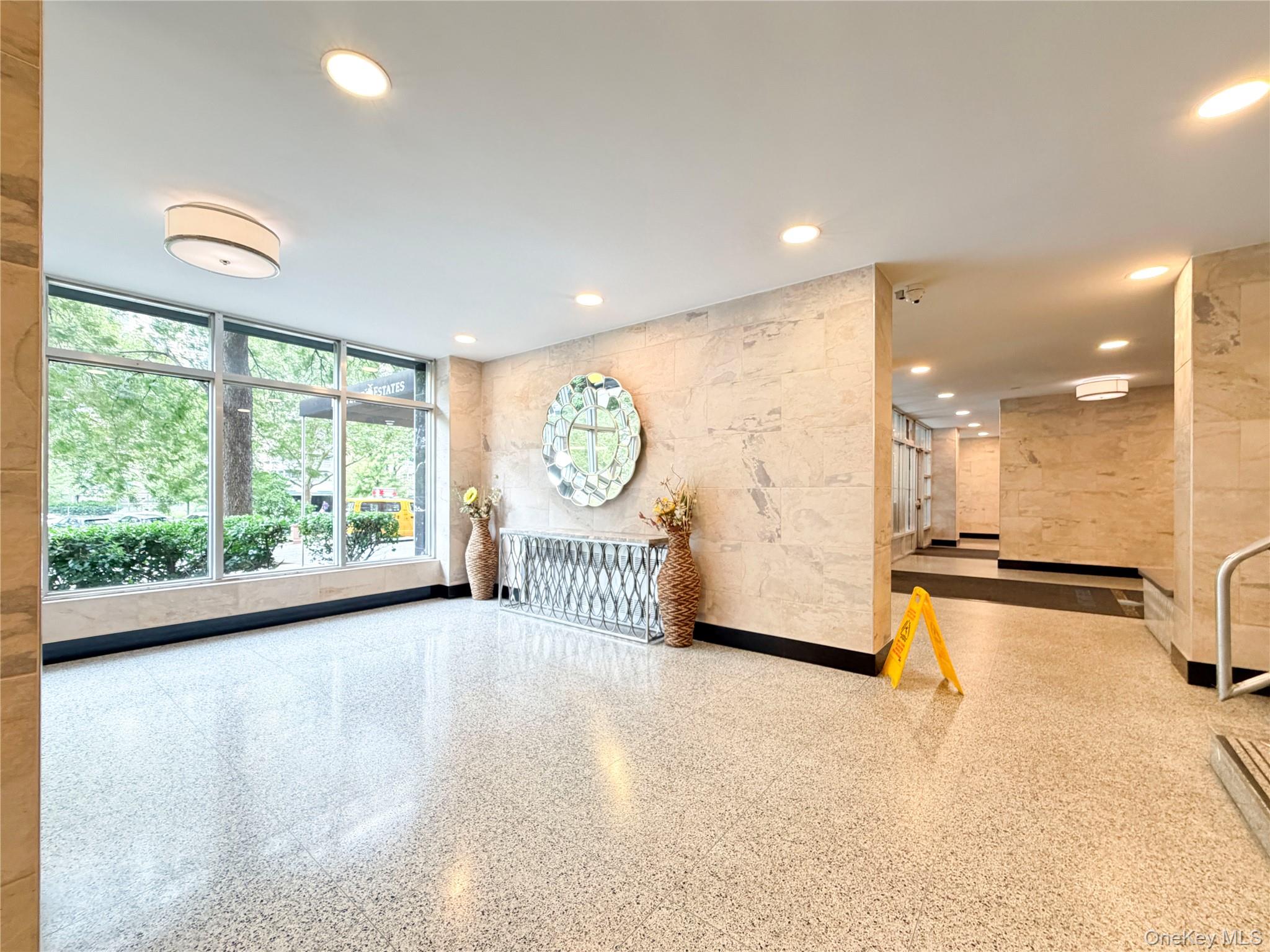 880 Boynton Avenue, Unit 9L photo 4
