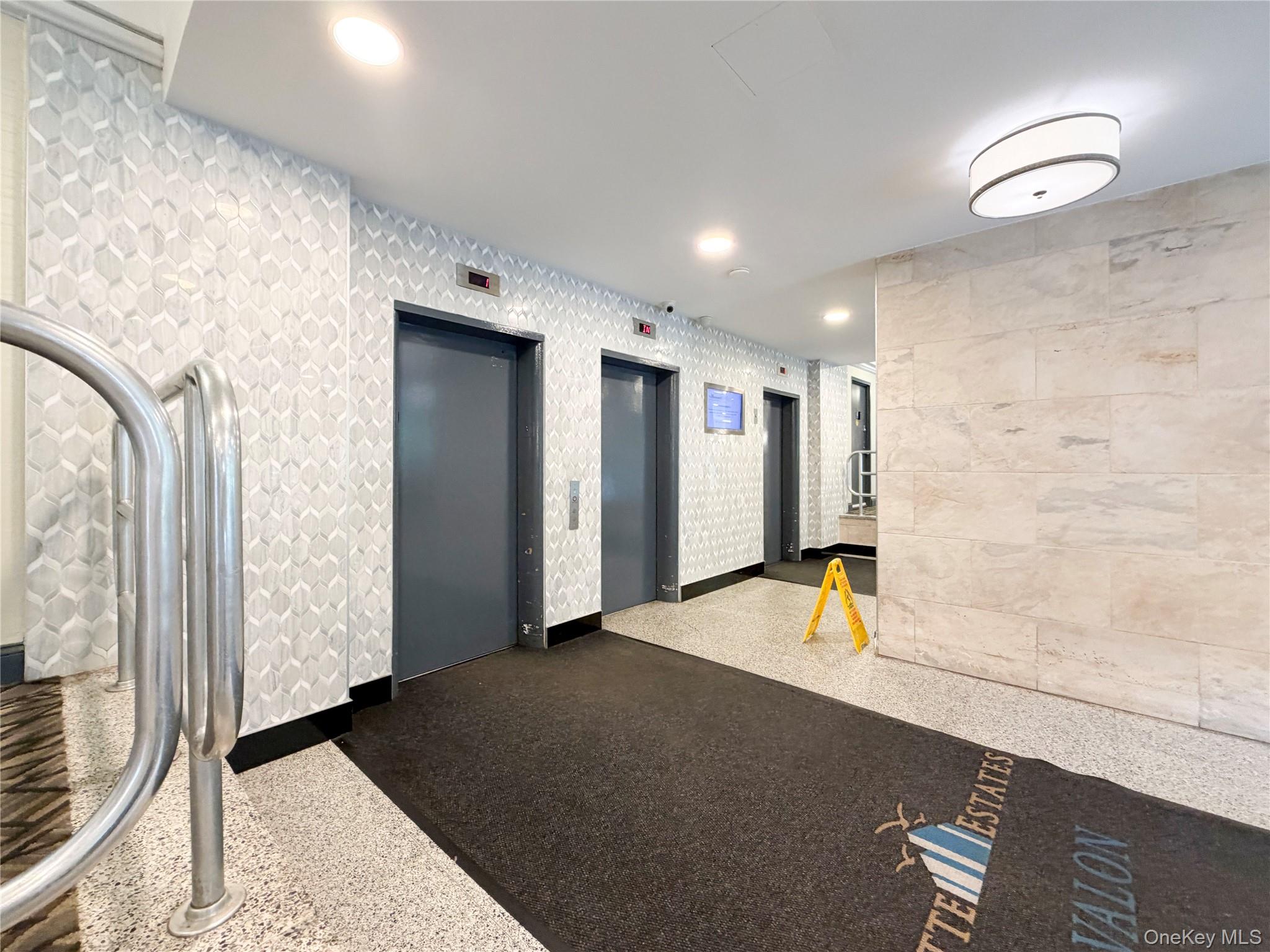880 Boynton Avenue, Unit 9L photo 19