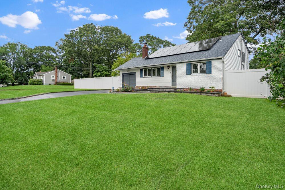 18 Huron Street – For Sale photo 2