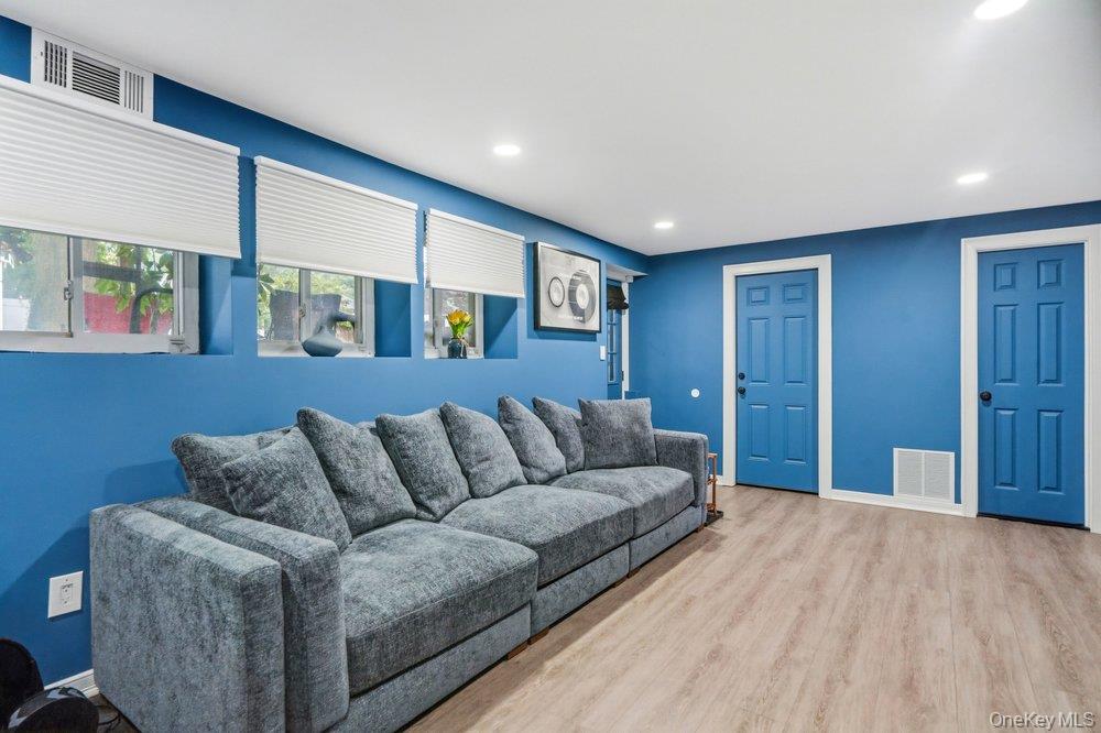 18 Huron Street – For Sale photo 15